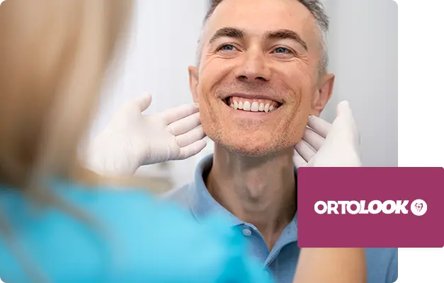 Fachada e equipe da clínica Ortolook